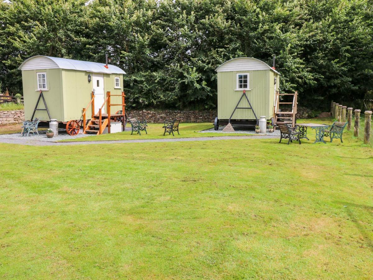 Shepherds Hut - The Crook Милфорд-Хейвен Экстерьер фото